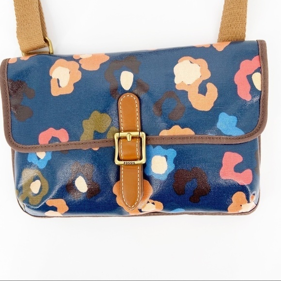Fossil Coated Canvas Abstract Floral Crossbody Snap Closure - Picture 2 of 6